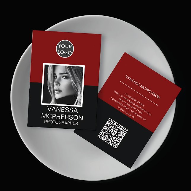 QR-Code für moderne Rot- und Schwarzes Foto Visitenkarte (Von Creator hochgeladen)