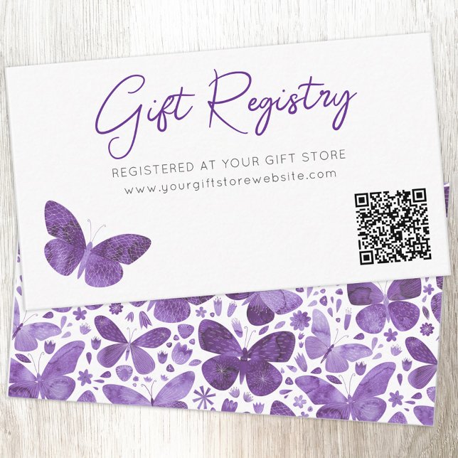 QR-Code für Schmetterlingsgeschenke Begleitkarte (Modern watercolor butterfly purple baby shower gift registry enclosure card with custom text QR code)