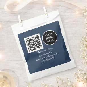QR-Code für soziale Medien Navy Blue Business Logo Geschenktütchen