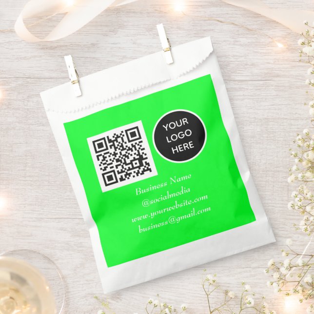 QR-Code für soziale Medien Neon Green Business Log Geschenktütchen (Ausgeschnitten)