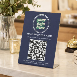 QR-Code für Unternehmen und Logo Sockelschild