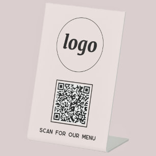 QR-Code-Logo-Business-Scan für Menü in Rosa Sockelschild