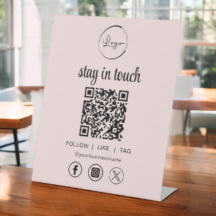 QR-Code-Logo für Rosa Social Media Sockelschild