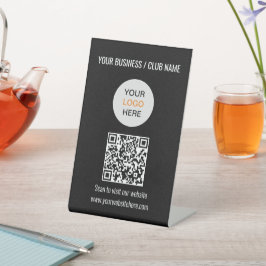 QR-Code-Logo-Website Schwarzes Fußball-Zeichen Sockelschild