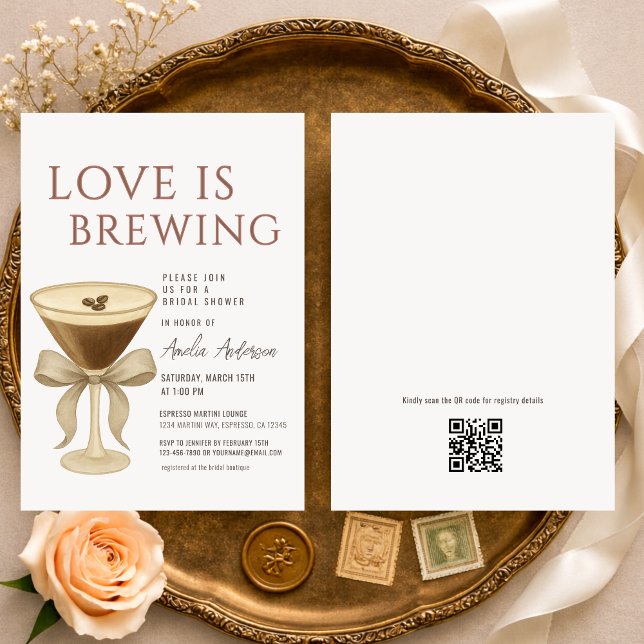 QR Code Love is Brewing Martini Bridal Shower Einladung (Von Creator hochgeladen)
