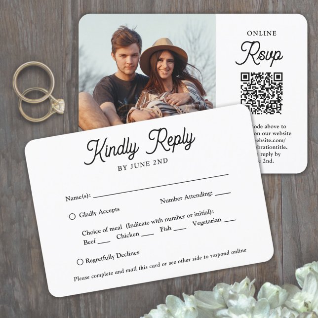 QR-Code & Mehloptionen Retro-Script-Foto Hochzeit RSVP Karte (Von Creator hochgeladen)
