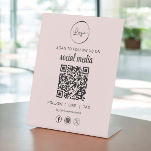 QR Code Pink Scan zu folgen uns im sozialen Netzwe Sockelschild