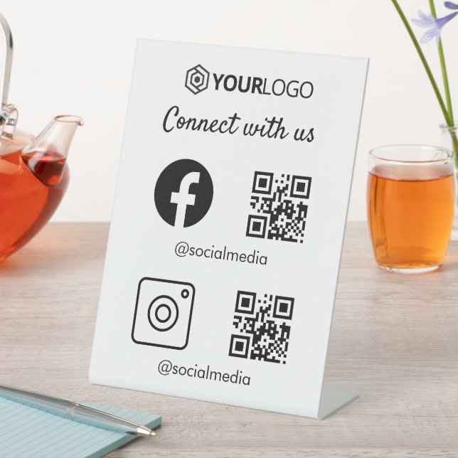 QR Code Signature Instagramm Facebook Business Soc Sockelschild (In Situ)
