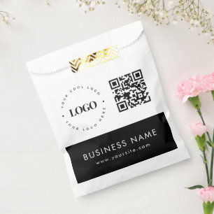 QR-Code und Papiertüte für kundenspezifische Gesch Geschenktütchen