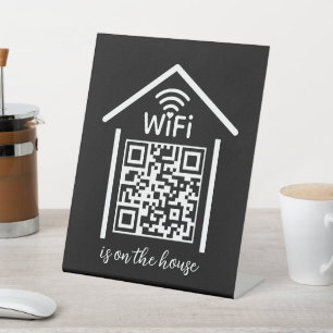 QR-Code-Wifi-Scan zum Verbinden ist im Haus Sockelschild