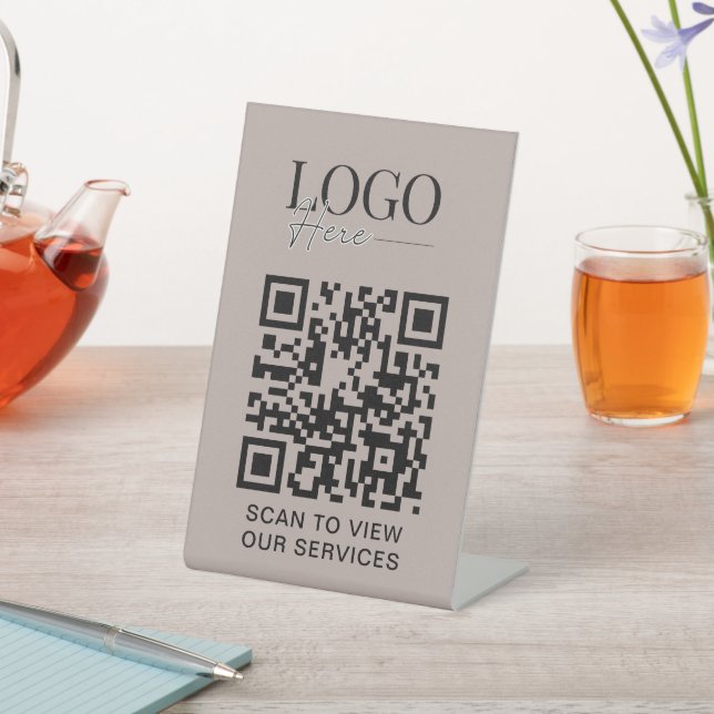 QR-Logos für Unternehmen Moderner einfacher Salon- Sockelschild (In SItu)