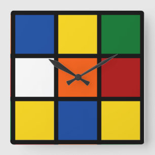 Quadratische Wanduhr mit kubistischem Muster