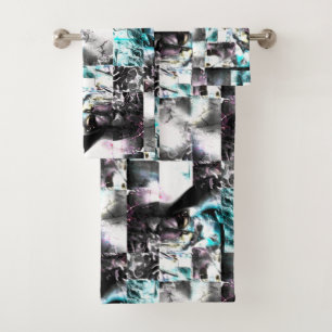 Quadratisches Mosaik chaotischer Texturen in Silbe Badhandtuch Set