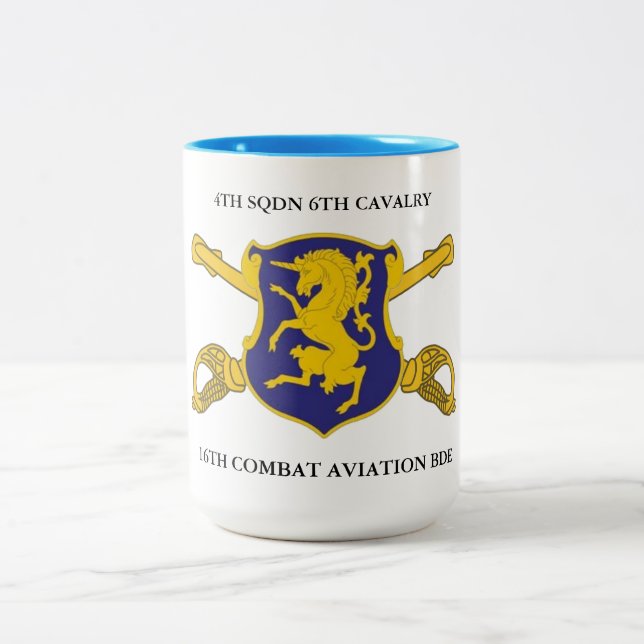 QUADRON 6. CAVALRY 16. COMBAT AVIATION BDE ZWEIFARBIGE TASSE (Mittel)