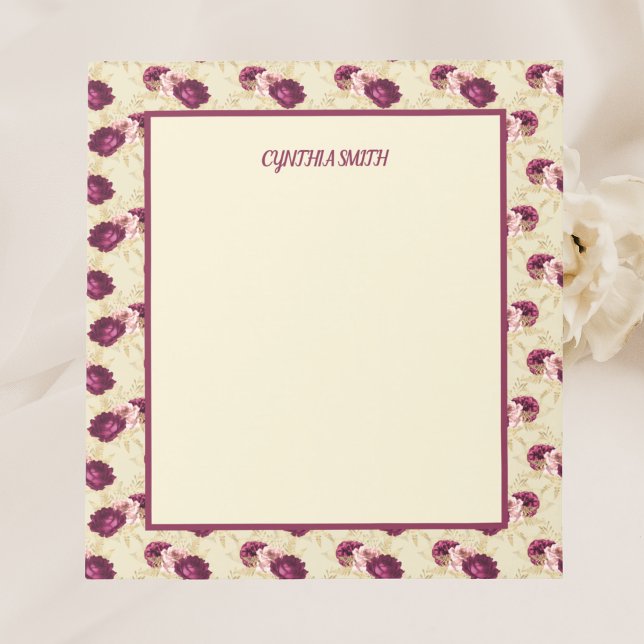 Quaint Romantic Burgundy Rose auf Cream Notizblock (Von Creator hochgeladen)