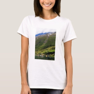 Quaint Village by Fjord, Norwegen T-Shirt
