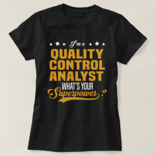 Qualitätsanalytiker für Kontrolle T-Shirt