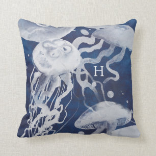 Quallen des Monogramm- auf Marine-Hintergrund Kissen