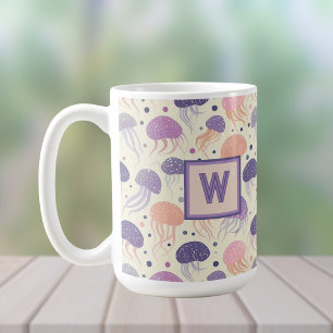 Quallen-Niedliche Pastel Lila und Orange Monogramm Kaffeetasse