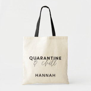 Quarantine and chill modern fun typography tragetasche