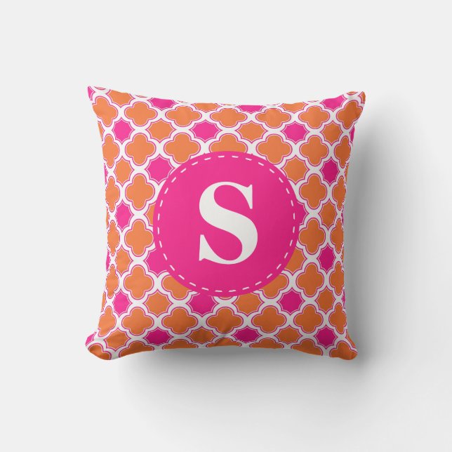 Quatrefoil Muster-Orange u. Pink mit Monogramm Kissen (Vorderseite)