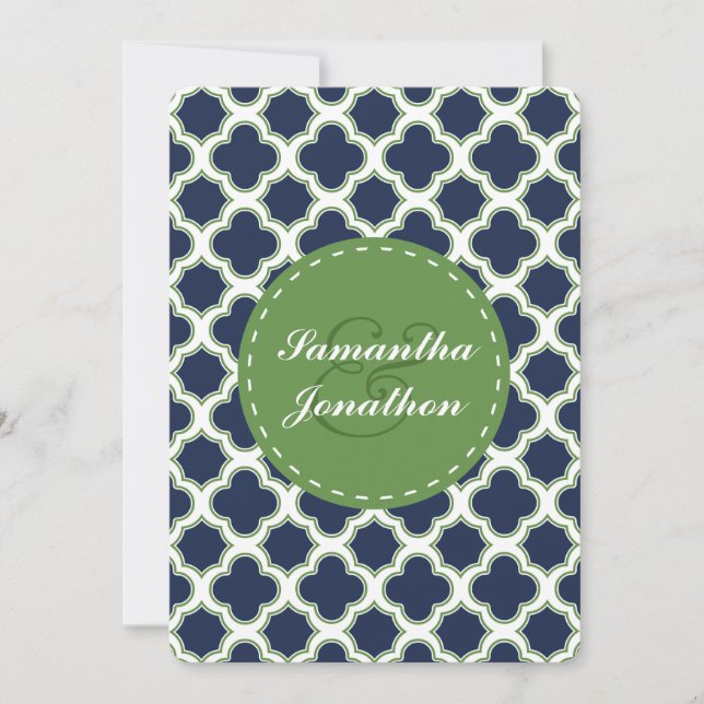 Quatrefoil Pattern Navy Blue & Green Wedding Einladung (Vorderseite)