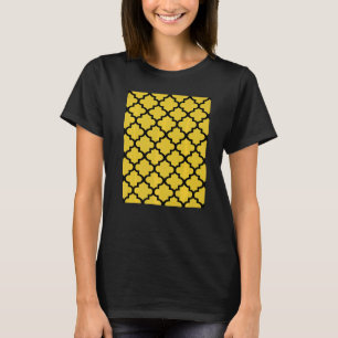 Quatrefolienmuster in schwarzer Kontur auf Senfgel T-Shirt