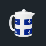Quebec Flag Teapot<br><div class="desc">Mit unserem exklusiven Teekessel unter der Flagge von Quebec erleben Sie Ihren Tee! Dieser Teekessel ist mit viel Liebe zum Detail gestaltet und ist nicht nur eine Küche, sondern auch eine Feier der reichen Kultur und des kulturellen Erbes Quebeks. Das auffallende Design zeigt die ikonische Flagge von Quebec, was diesen...</div>