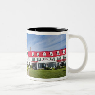   Quebec, Kanada. Historisches Hotel Tadoussac Zweifarbige Tasse