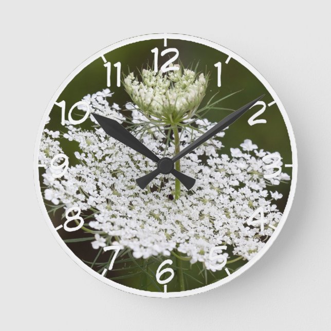 Queen Ann's Lace Runde Wanduhr (Vorderseite)