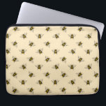 Queen Bee Pattern Laptopschutzhülle<br><div class="desc">Vintage Honigbienenmuster sind eine unterhaltsame und stilvolle Methode,  um Ihrem Zuhause-Dekor eine Touch Retro-Charme zu verleihen. Karo aus diesem Design der Vtage mit einer Bienengruppe.</div>