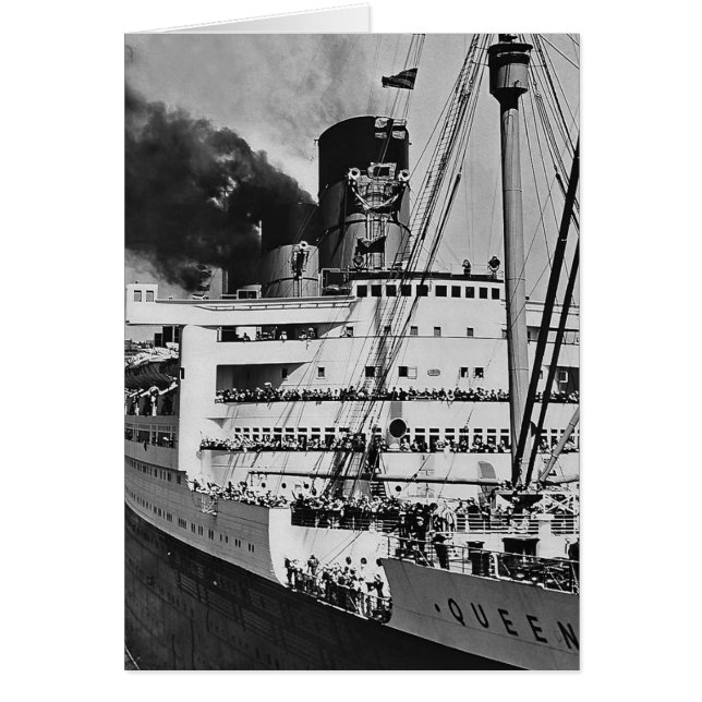 Queen Mary Enters Port (Vorne)