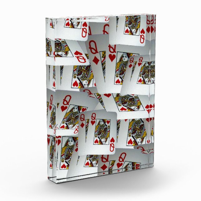 "Queen's Gambit: Scattered Pairs of Pocket Queens" Fotoblock (Links)