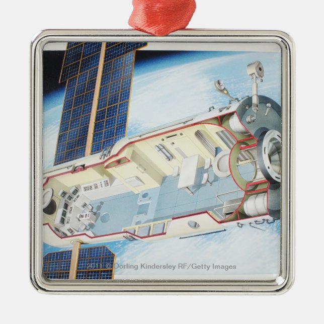 Querschnitt der angetriebenen Solarraumstation Silbernes Ornament (Vorne)