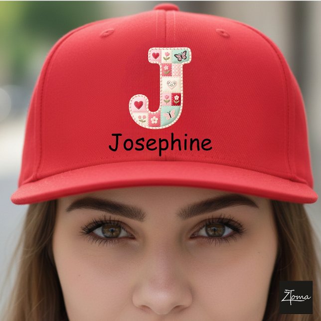 Quilted Patchwork Initial Letter J Nursery Truckerkappe (This is a sample design. There are several models to choose from, with the name and color changed.)