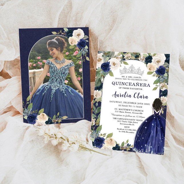 Quinceañera Navy Blue Floral Princess Birthday Einladung (Von Creator hochgeladen)