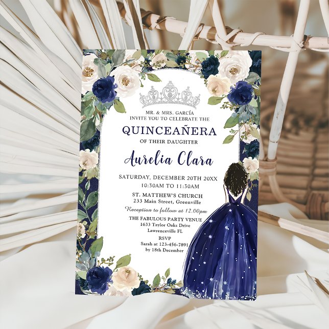 Quinceañera Navy Blue Floral Princess Birthday Einladung (Von Creator hochgeladen)