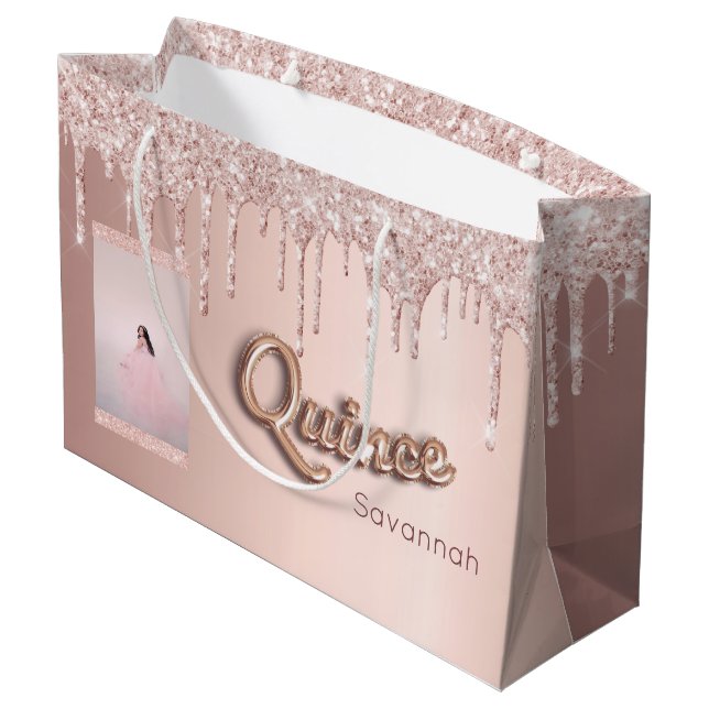Quinceanera Rose Gold Glitzer Zoll Foto Rosa Große Geschenktüte (Rückseite Schrägansicht)