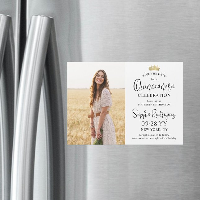 Quinceañera Save the Date Moderne Foto Gold Crown Magneteinladung (Von Creator hochgeladen)