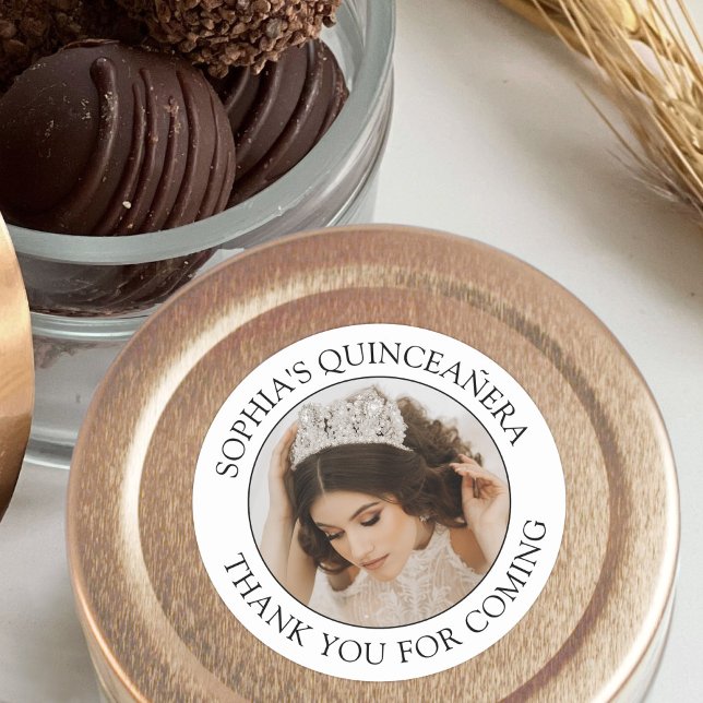 Quinceañera Simple Foto Black and White Vielen Dan Runder Aufkleber (Von Creator hochgeladen)
