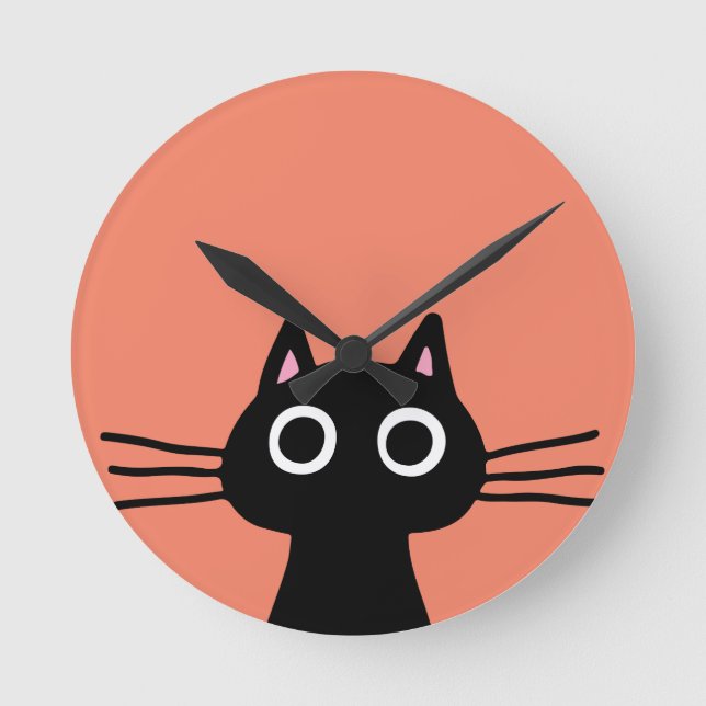 Quirky Black Kitty Cat mit Long Whiskers Runde Wanduhr (Vorderseite)