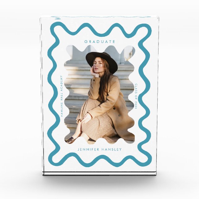 Quirky Blue Wavy Line Graduate Keepake Fotoblock (Vorderseite)