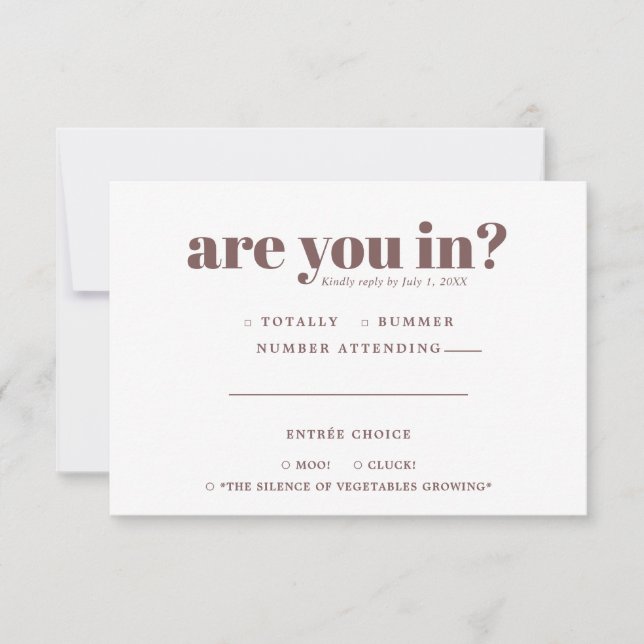 Quirky Fun Wedding RSVP | 70er Typografie Ankündigung (Vorderseite)