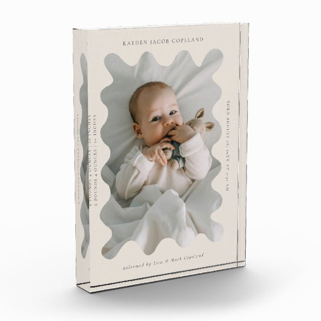 Quirky Wavy Frame Newborn Keepake Beige Fotoblock (Links)