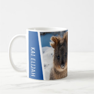 Quokka am Strand Australien Süßes Tierfoto Kaffeetasse