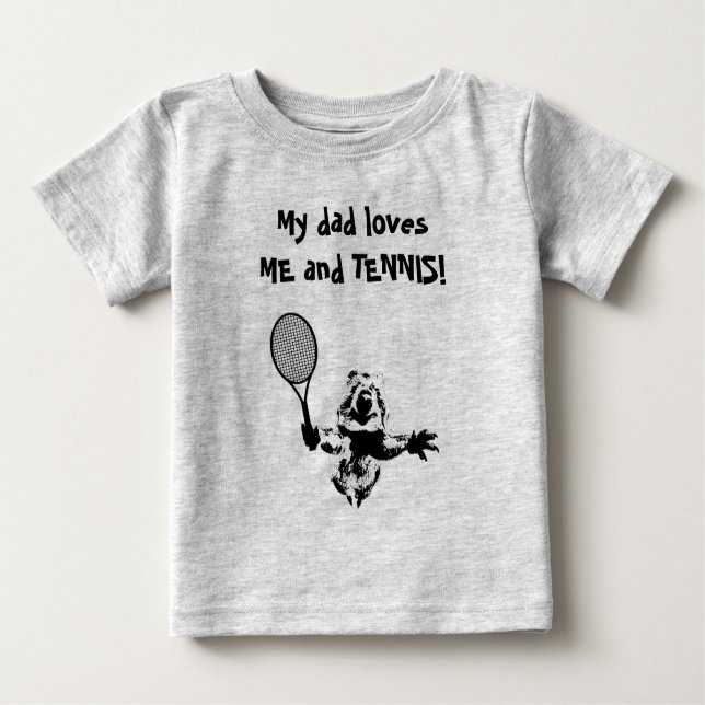 Quokka mit Tennis Racquet und Text Baby T-shirt (Vorderseite)