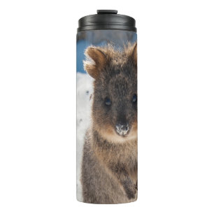 Quokka - Süßes Tier am Strand Australien Blau Thermosbecher
