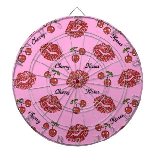 RAB Rockabilly Kirschküsse auf Rosa Dartscheibe
