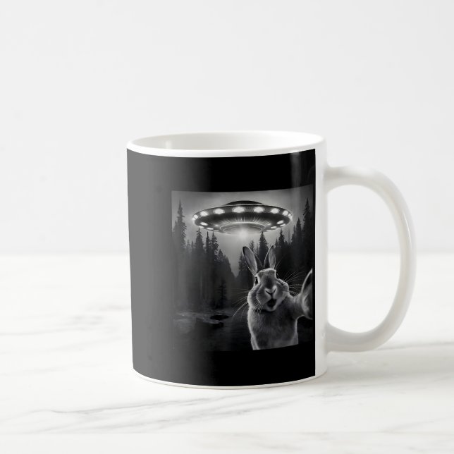 Rabbit Selfie With Ufo - Funny Bunny Graphic Alien Kaffeetasse (Rechts)