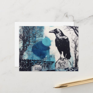Rabe auf einem Friedhof Mixed Media Collage Postkarte